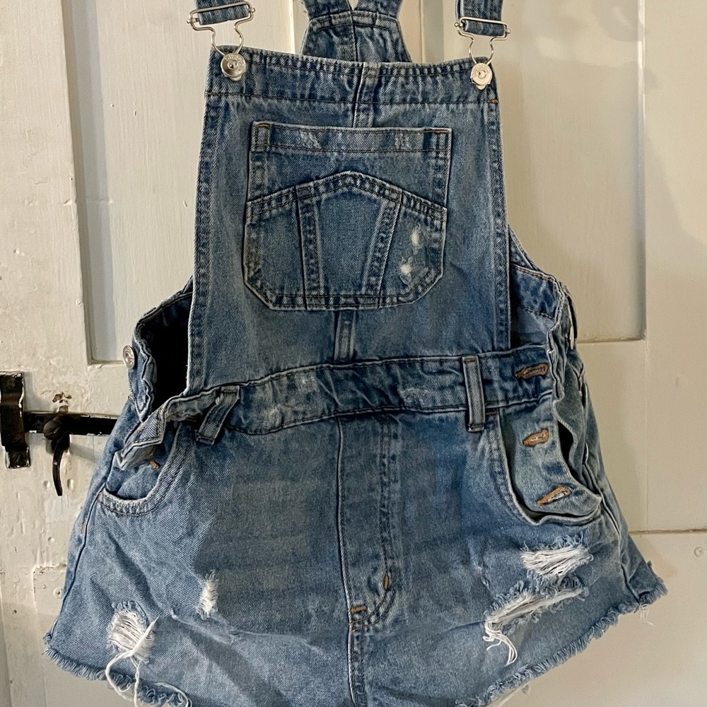 Size 8 Denim overall short shorts